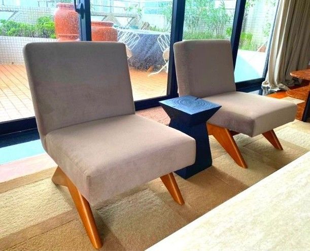 These two lounge chairs with the burn wood side table are letting you have a cozy tea time with friends. Chat with us and know more! @jorton.ltd

Website: jorton-hk.com

#lifestyle#woodentable#furniture#design#interiordesign#furnituredesign#custommade#homedocor#awesome#livingroom#lookinggood#comfort#sofachair#fabric